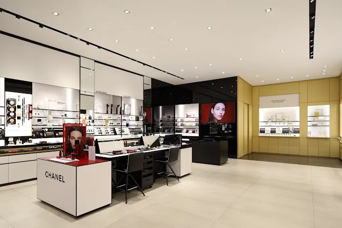 CHANEL FRAGRANCE AND BEAUTY BOUTIQUE 0