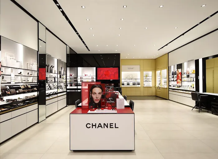 CHANEL FRAGRANCE AND BEAUTY BOUTIQUE 5