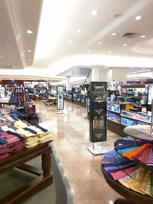 Dillard's 7