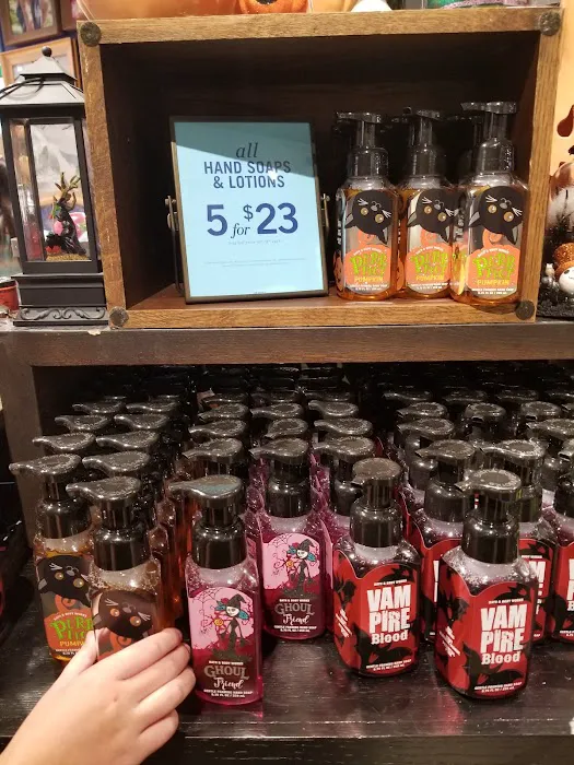 Bath & Body Works 6