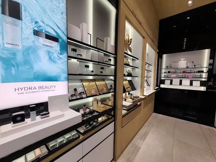 CHANEL Fragrance & Beauty 8