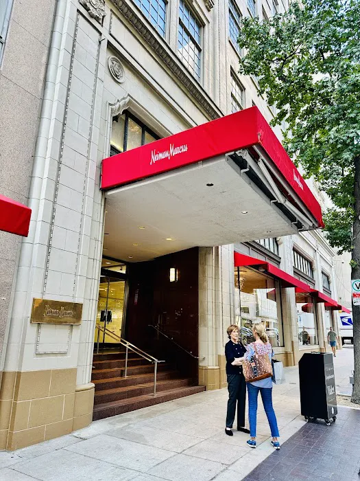 Neiman Marcus 0