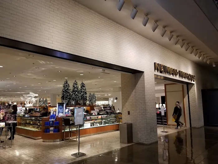 Neiman Marcus 0