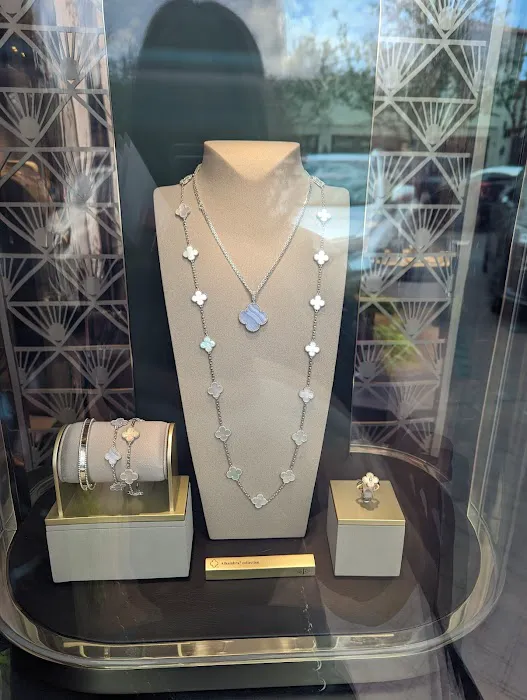 Van Cleef & Arpels (Dallas - Highland Park Village) 3