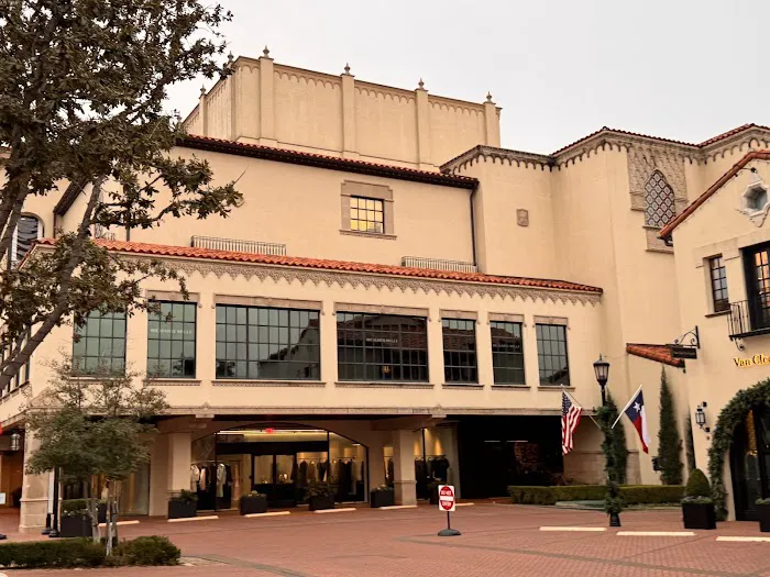 Van Cleef & Arpels (Dallas - Highland Park Village) 9