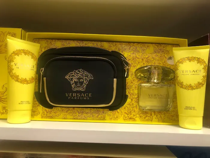 Genesis Fragrance and Boutique 1