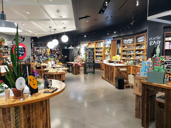 Lush Cosmetics Stonebriar 2