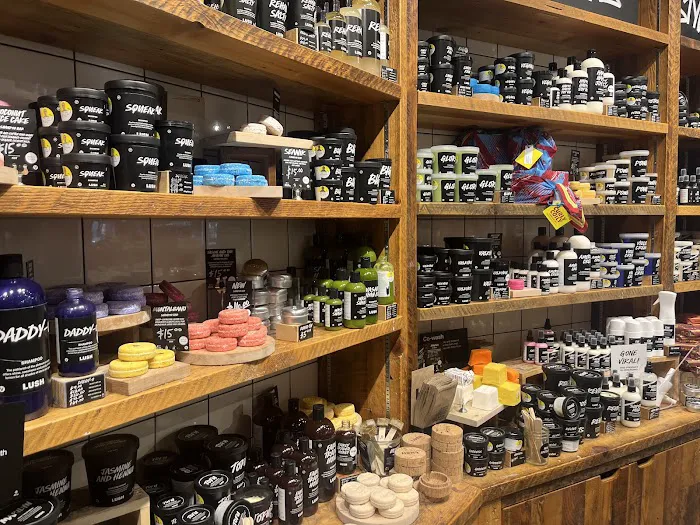 Lush Cosmetics Stonebriar 7