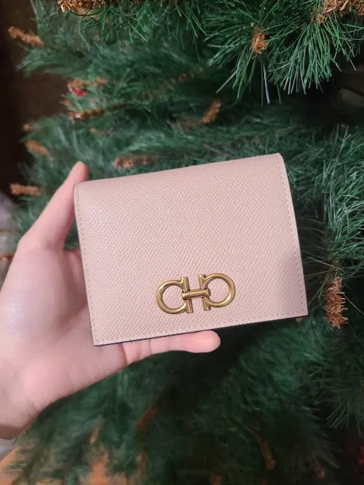 Ferragamo 8