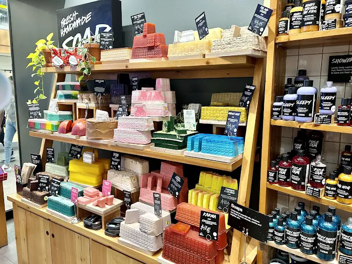 Lush Cosmetics Galleria Dallas 5