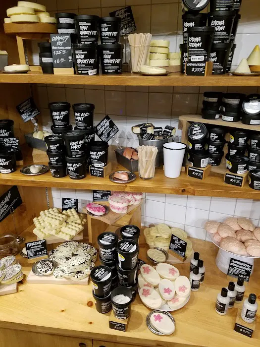 Lush Cosmetics Galleria Dallas 4