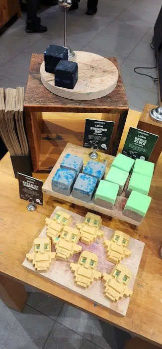 Lush Cosmetics Galleria Dallas 8