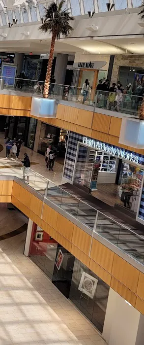 Bath & Body Works 1
