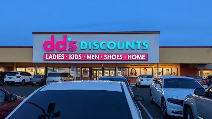 dd's DISCOUNTS 9