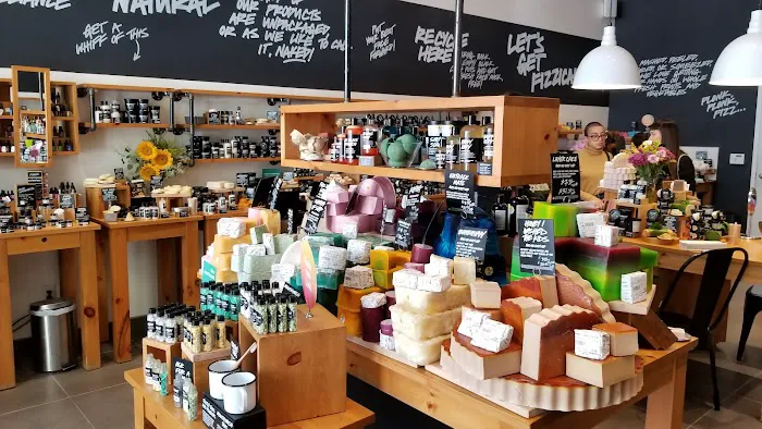 Lush Cosmetics Bay Street 4
