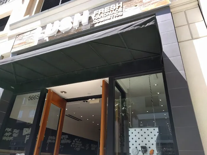 Lush Cosmetics Bay Street 6