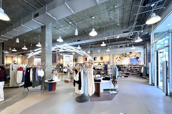 Urban Outfitters 2