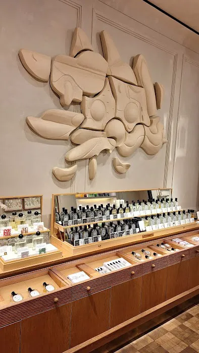New Horizons gift shop 3