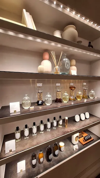 New Horizons gift shop 7