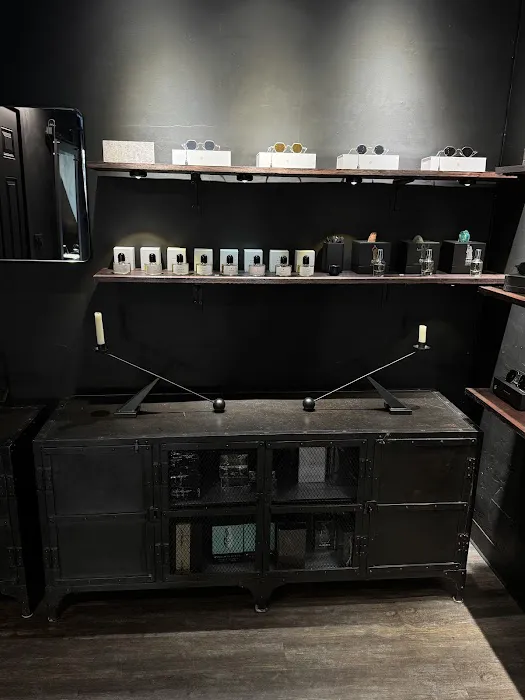 Ouroboros Concept Store 7