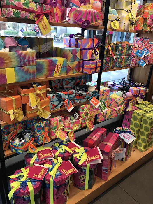 Lush Cosmetics Broadway Plaza 2