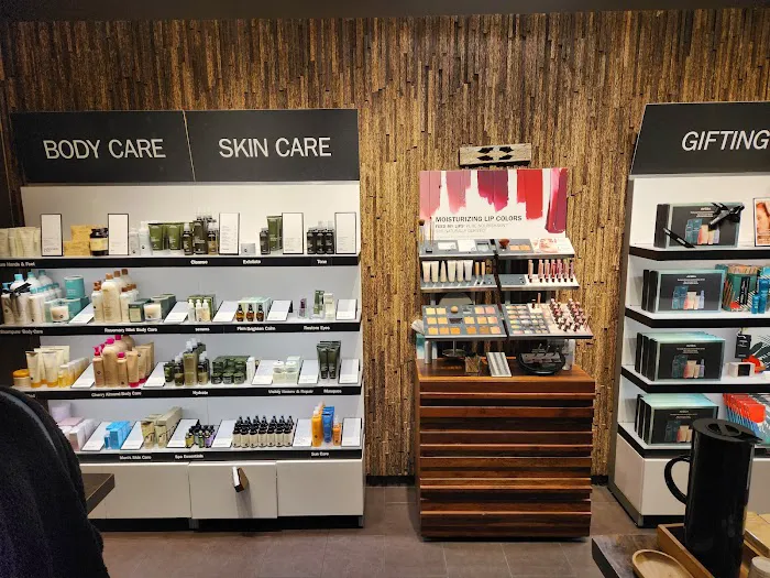 Aveda Store 3