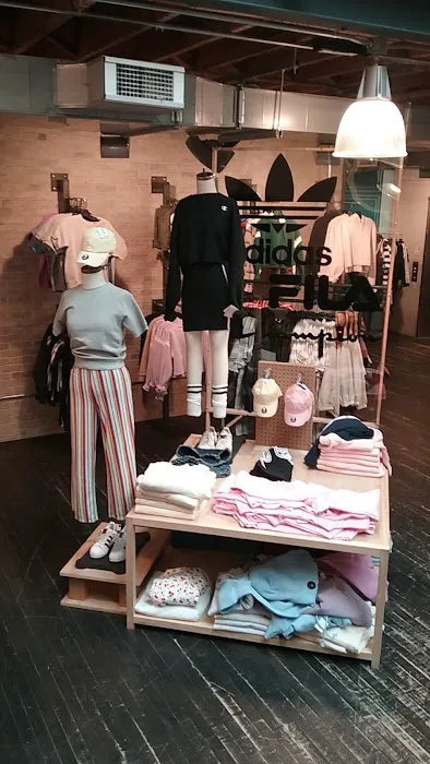 Urban Outfitters 3