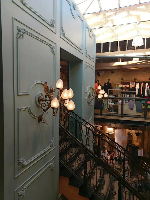 Urban Outfitters 8
