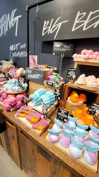 Lush Cosmetics Stoneridge Shopping Center 0