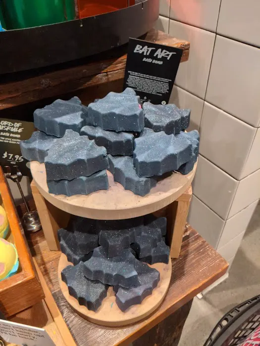 Lush Cosmetics Stoneridge Shopping Center 6