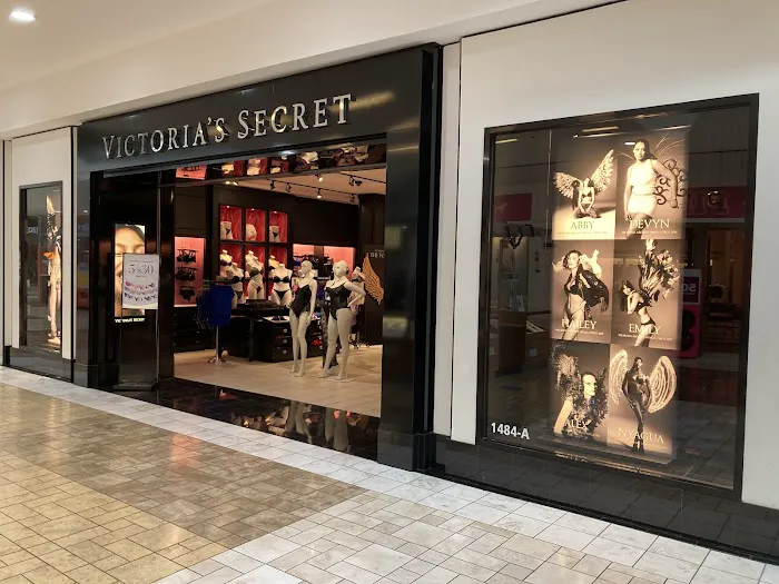 Victoria's Secret 0