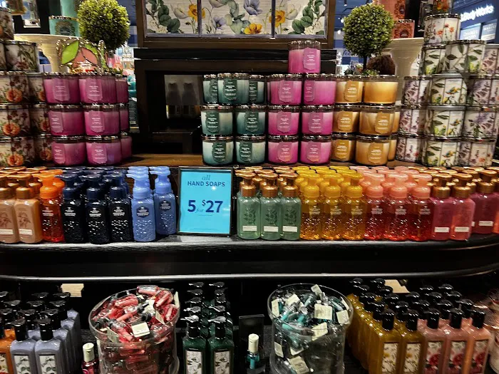 Bath & Body Works 9