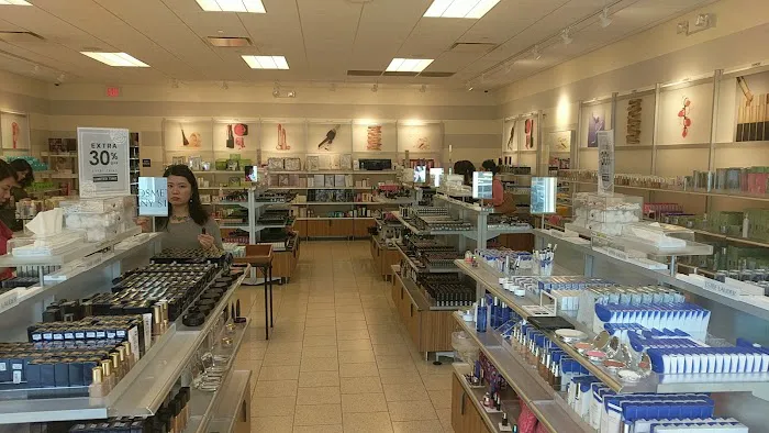 The Cosmetics Company Store 0