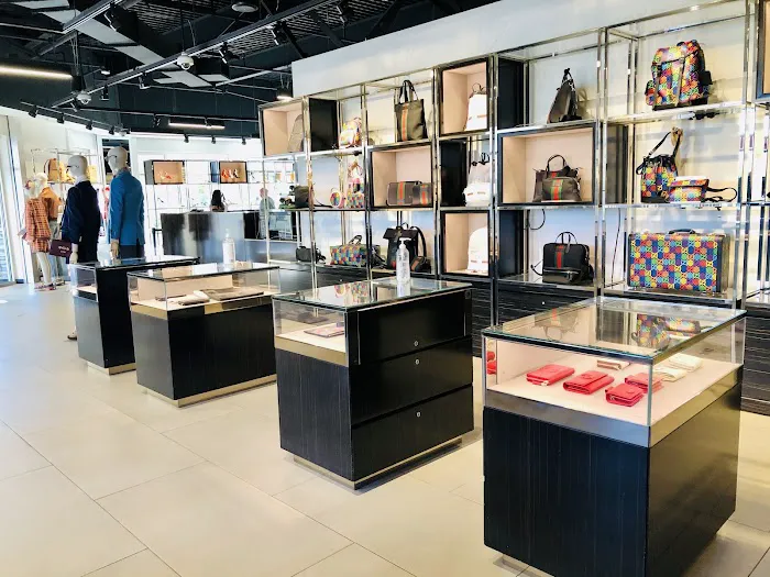 Gucci Livermore Outlet 7