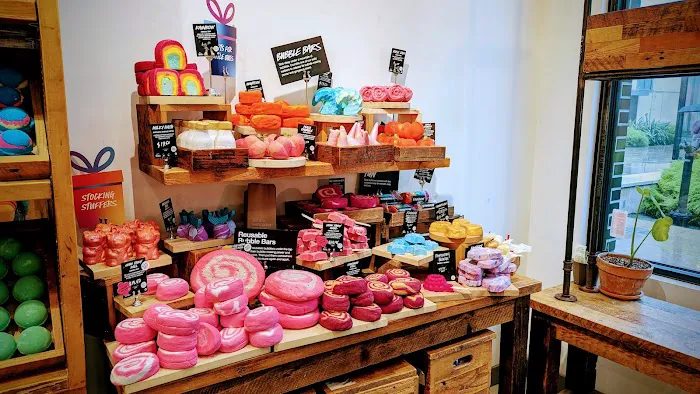 Lush Cosmetics Stanford Shopping Center 2