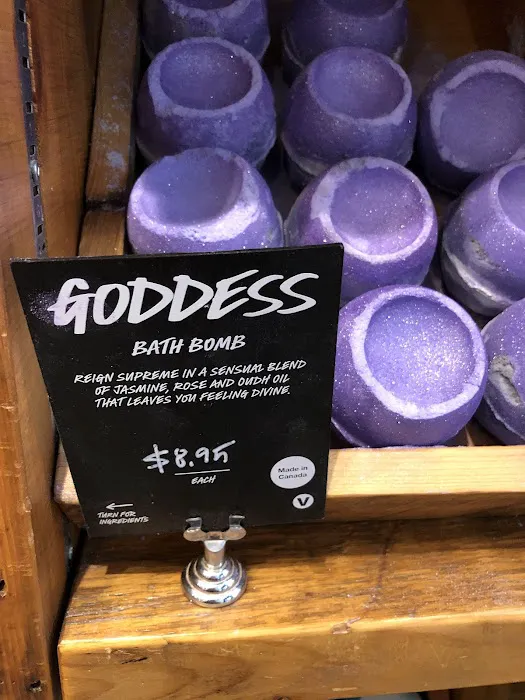 Lush Cosmetics Stanford Shopping Center 7