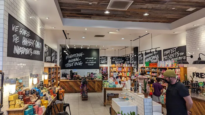 Lush Cosmetics Stanford Shopping Center 8