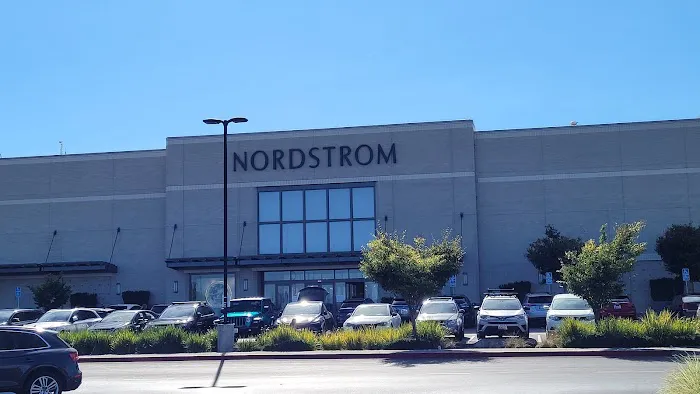 Nordstrom 0