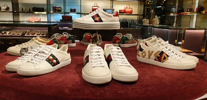 Gucci 9