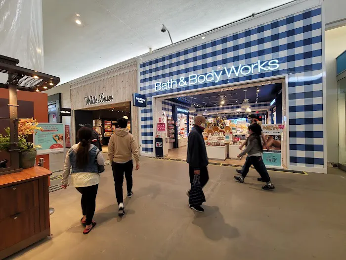Bath & Body Works 1
