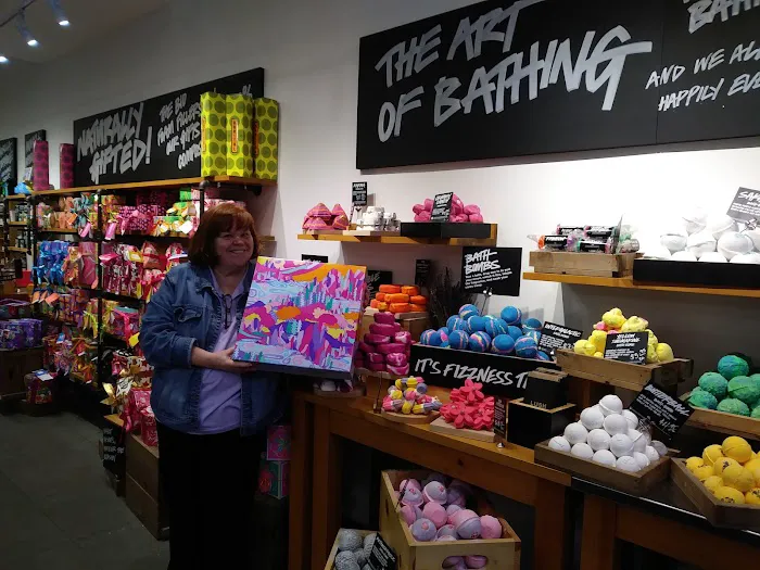 Lush Cosmetics Stonestown Galleria 5