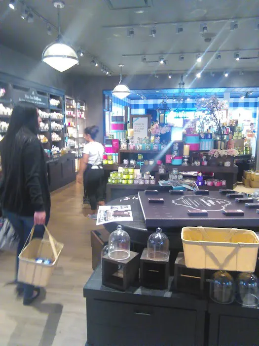 Bath & Body Works 1