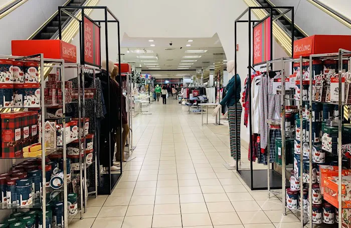 Macy's 9