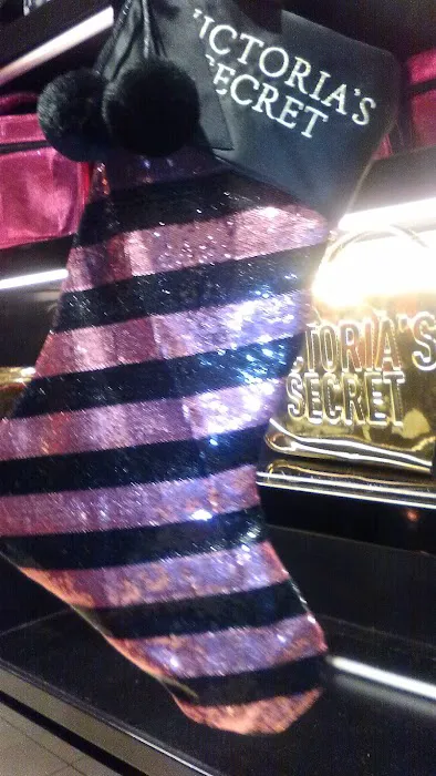 Victoria's Secret & PINK by Victoria's Secret 6