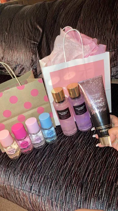 Victoria's Secret & PINK by Victoria's Secret 9