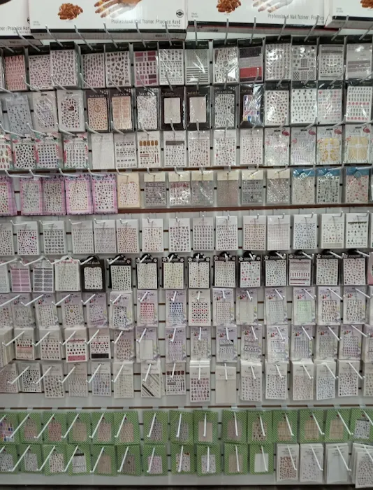 Esmeralda’s Beauty Supplies 4