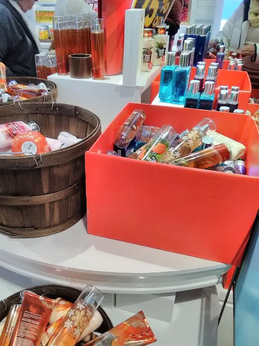 Bath & Body Works 2