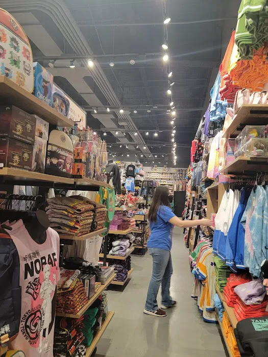 Vintage Faire Mall 7
