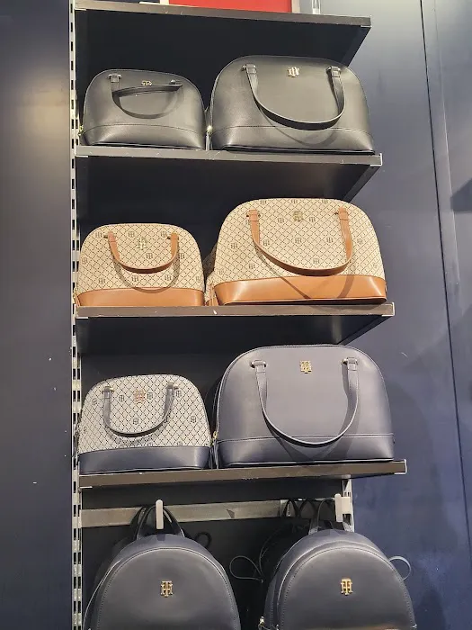 Tommy Hilfiger 1