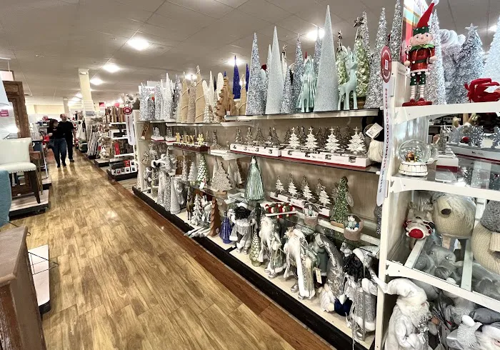 Marshalls & HomeGoods 4